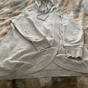 Old Navy Gray Maternity Hoodie; Size Large